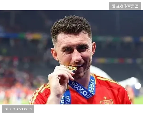 拉波尔特作为经验丰富的中卫回归,他的防空能力将是对年轻的库巴西的重要补充。 拉波尔特作为经验丰富的中卫回归,他的防空能力将是对年轻的库巴西的重要补充。